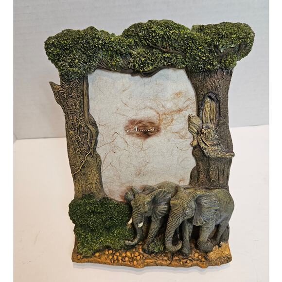 3D Gray Elephants Safari Wildlife Frame 3D Resin 5"x7" Never used. VTG - Picture 1 of 11